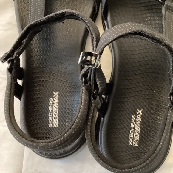 SKETCHERS GOGA MAX SANDALS ( Size: 10) PREOWNED - Picture 2 of 9